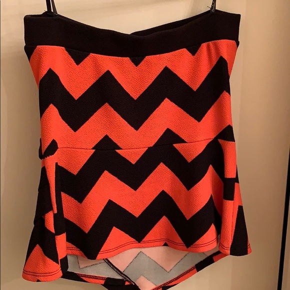 A nice evening top for ladies - Picture 2 of 2